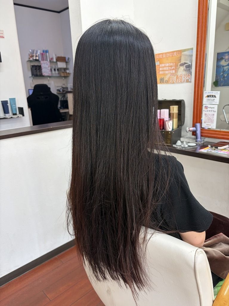 前回の縮毛矯正から6か月経過したロングヘアの施術前の状態