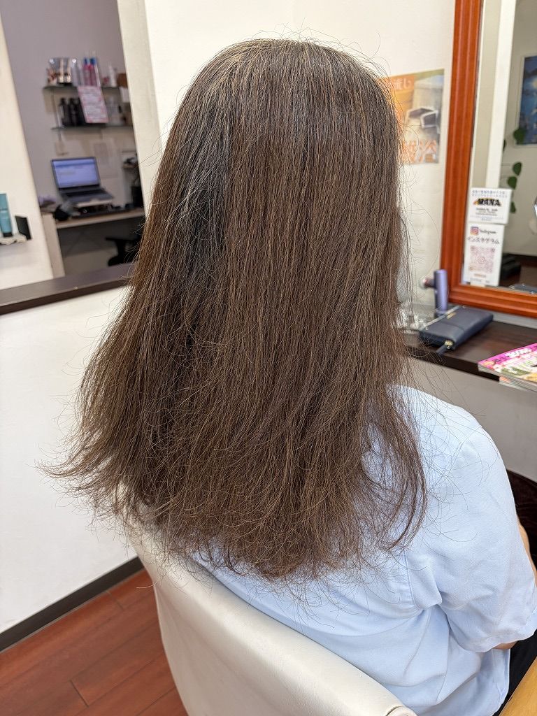 ノンジアミンカラーとカット施術前のロングヘアの状態
