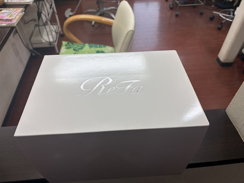 美容室HairResort Arakに導入したReFa EPI W COOLの外箱
