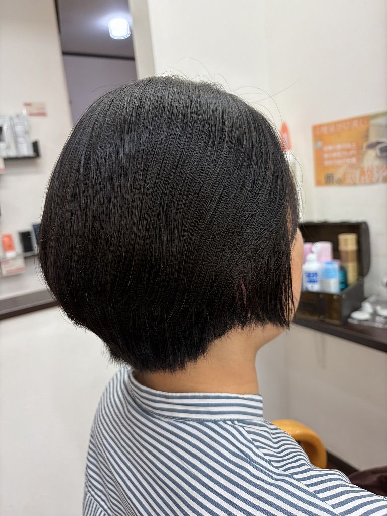 縮毛矯正後に自然な丸みとまとまりが出たショートヘア