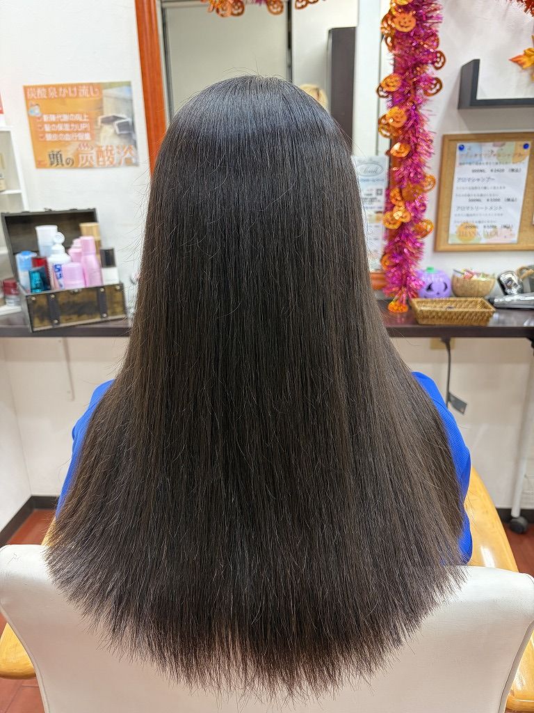 乾かして軽くブラッシングした中学生ロングヘアのカット後の仕上がり