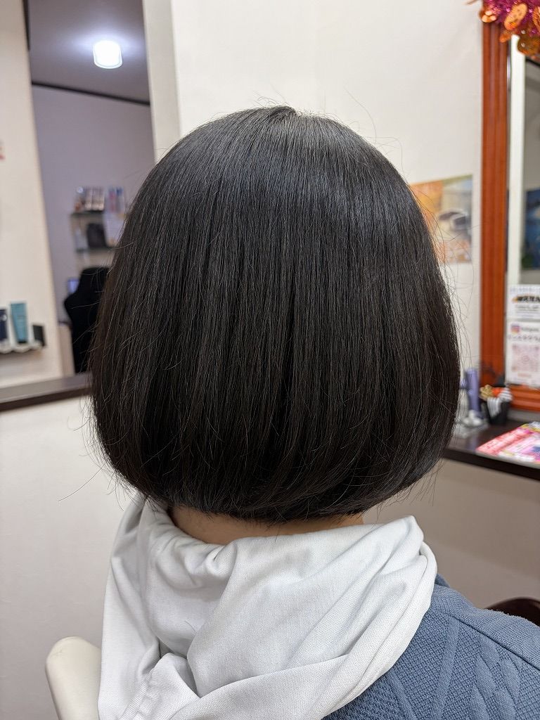 超多毛の高校生をまとまりやすいボブにカットした仕上がり