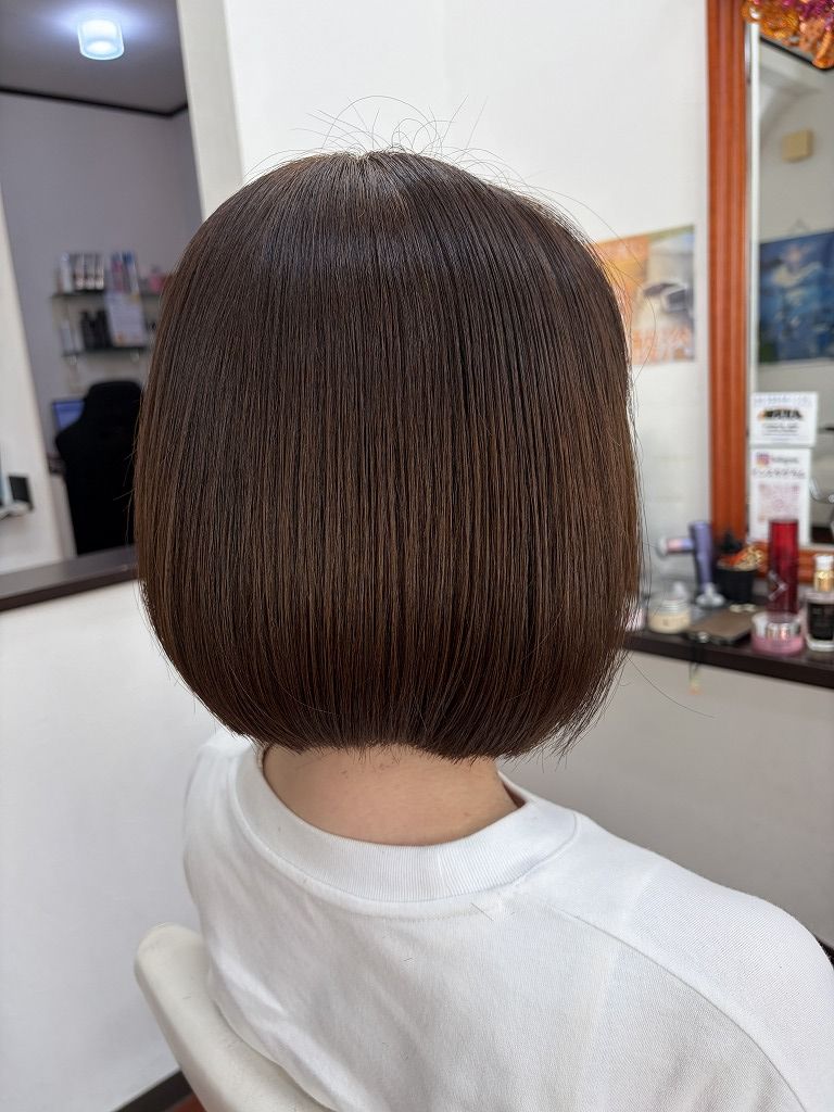 15cmカットして丸みのあるボブに仕上げたカラー・髪質改善トリートメント後のヘアスタイル