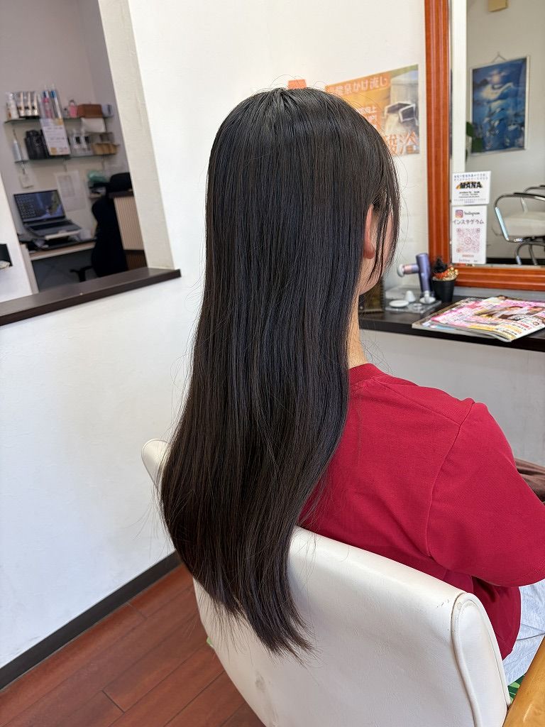 髪質改善トリートメント施術前のロングヘア全体の状態